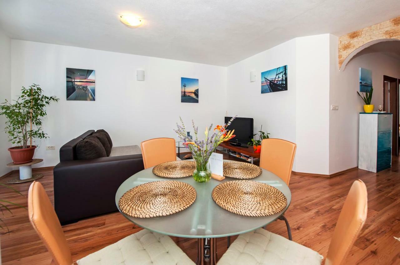 Apartment Thalassa Rovinj Luaran gambar